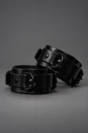 Menottes en cuir